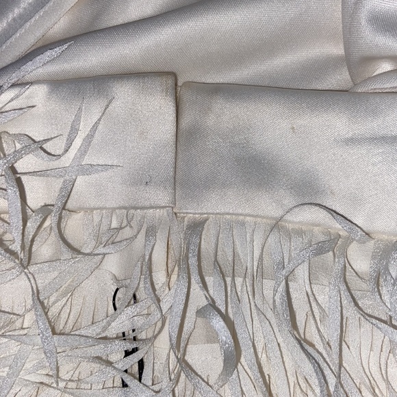 Express l NWT Chiffon Fringe Mini Skirt In Soft Ivory Size 4 - Picture 7 of 10